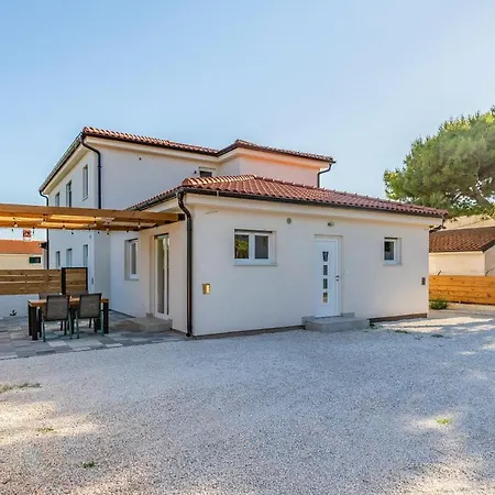Apartman Leon Medulin Exterior photo